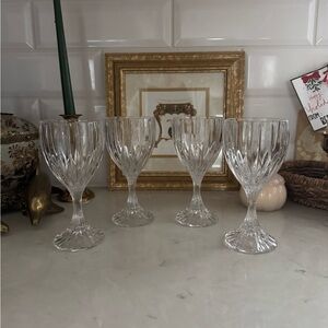 Mikasa Crystal Park Lane  Water Goblets / Wine Glass / 6 7/8” ~ Set of 4